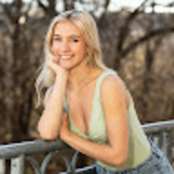 Meet your Posher, Lauren - Picture 1 of 1